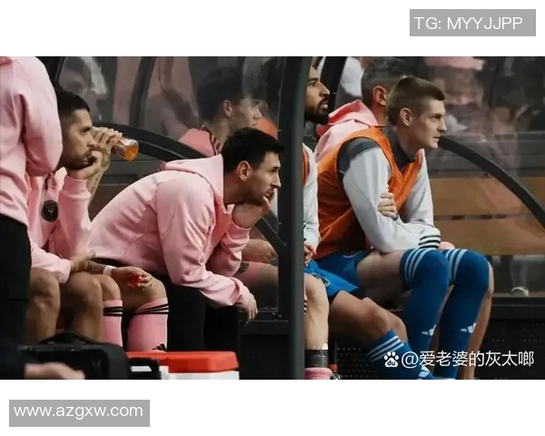 世界足球明星离世引发全球哀悼球迷纷纷追忆其辉煌生涯与感人瞬间