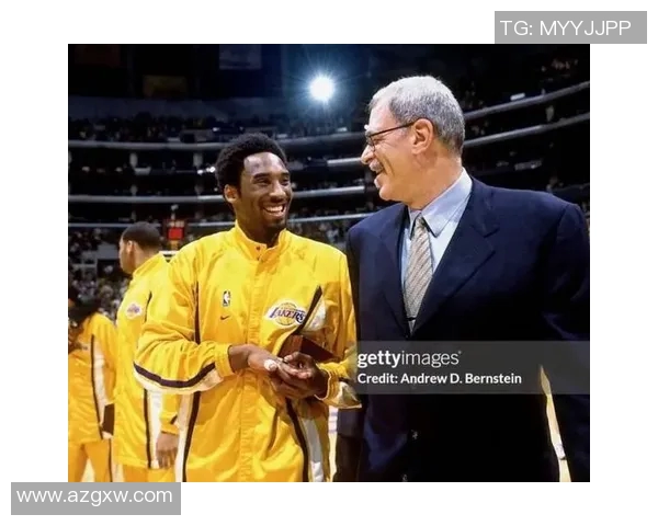 篮球明星们的传奇故事与赛场背后的奋斗历程揭秘